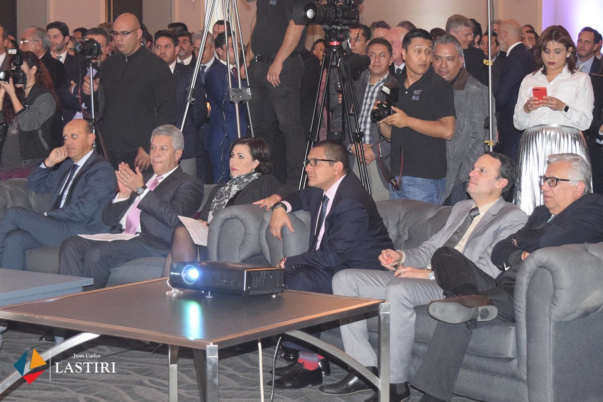 JuanCLastiri's tweet image. Da inicio la ceremonia de Inicio de actividades de la @SHFoficial @acanovelez @Rosario_Robles_ @SEDATU_mx @davidpenchyna @Infonavit @gobmx