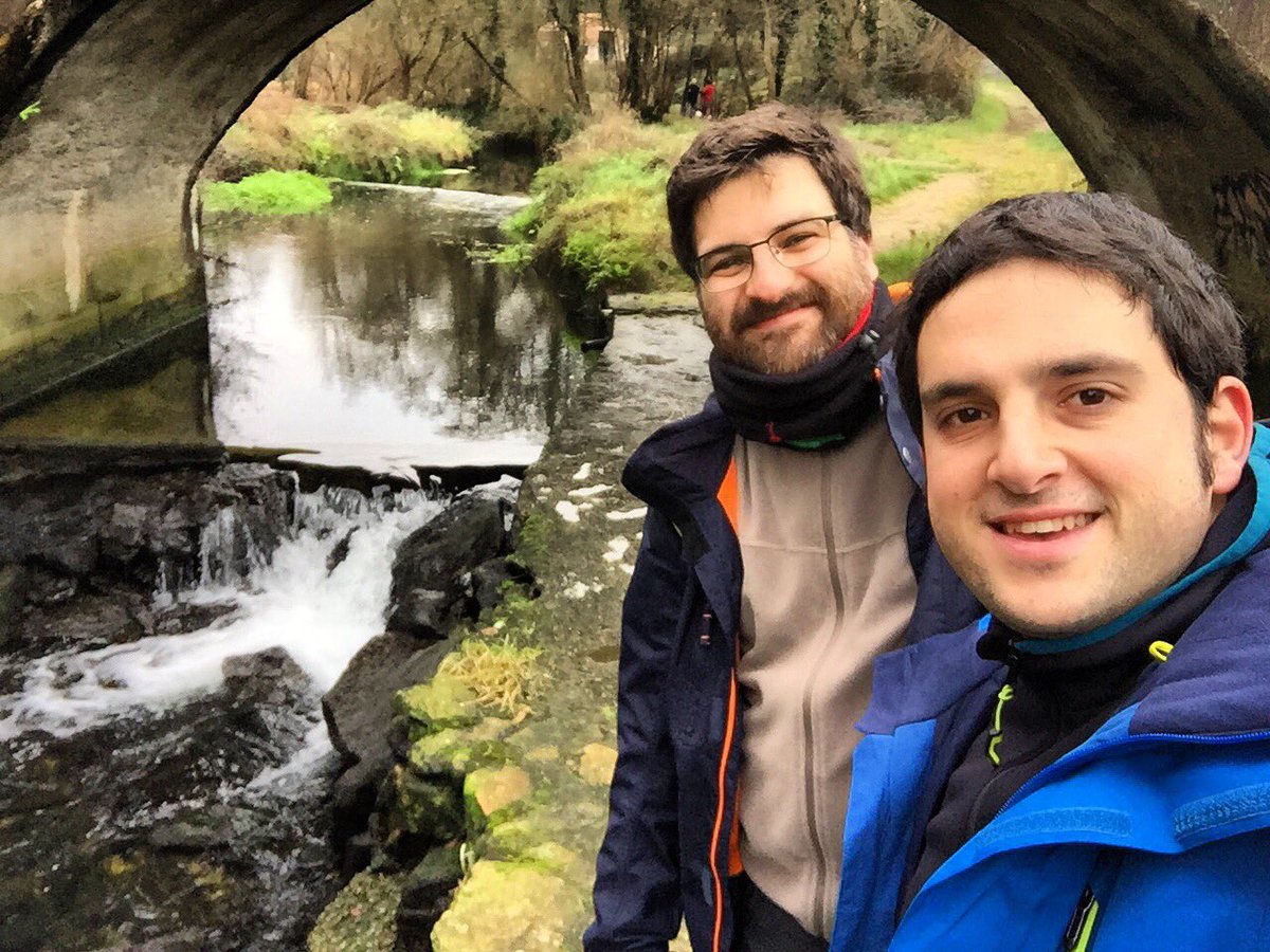 edubaulo's tweet photo. Preparant amb la @Delejovebcn el #CaminodeSantiago que realitzarem aquest estiu amb els joves de @esglesiabcn https://t.co/p7ECDMrLym