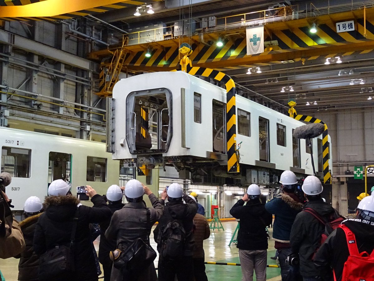 1/12に地下鉄南車両基地で大人の工場見学を開催しました！】 約20名