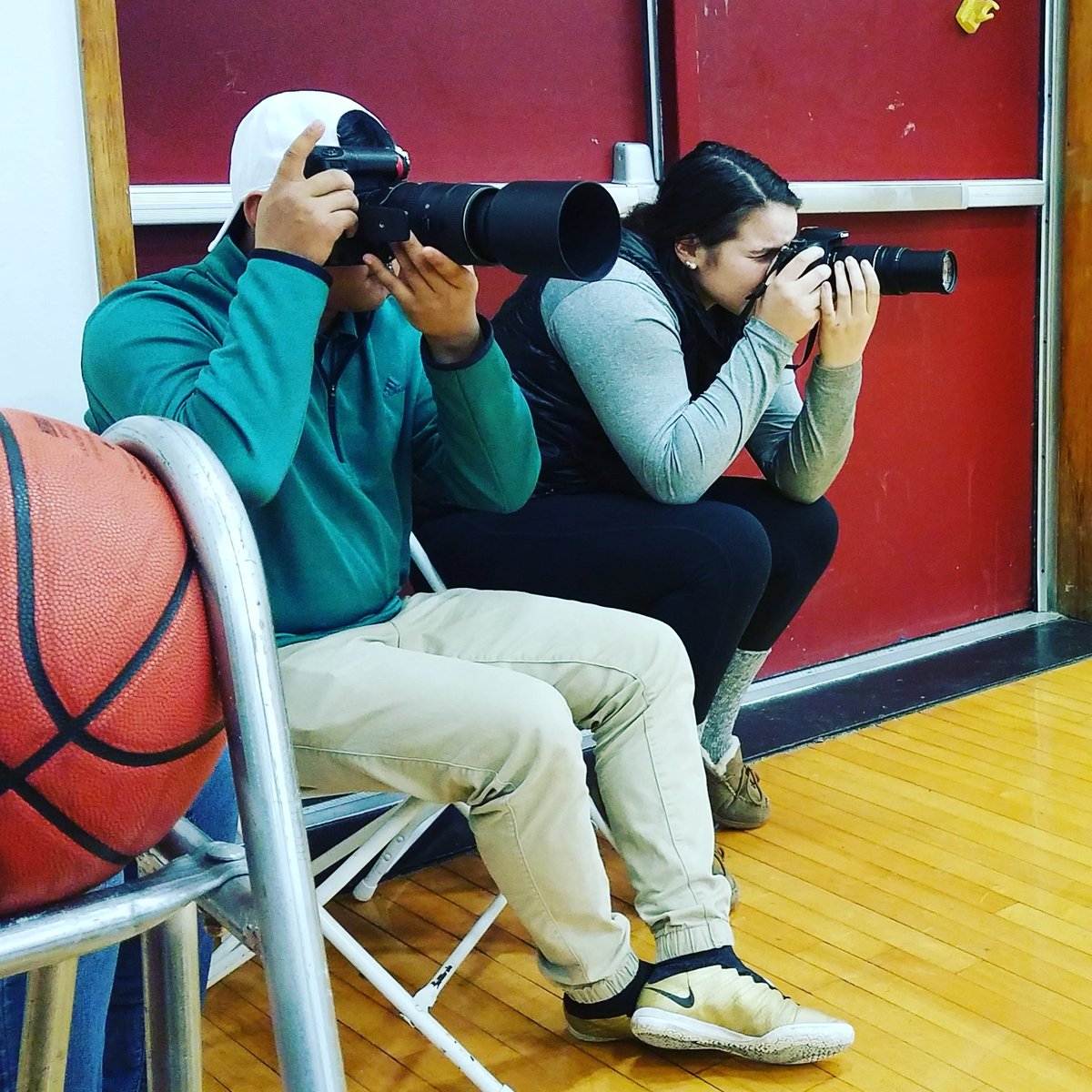 NewburyLax's tweet photo. Building a press box one photographer at a time @df14photography @noellesass17 @newburynighthawks #photographersatwork #weneedapressbox https://t.co/1BPQZaKSr2