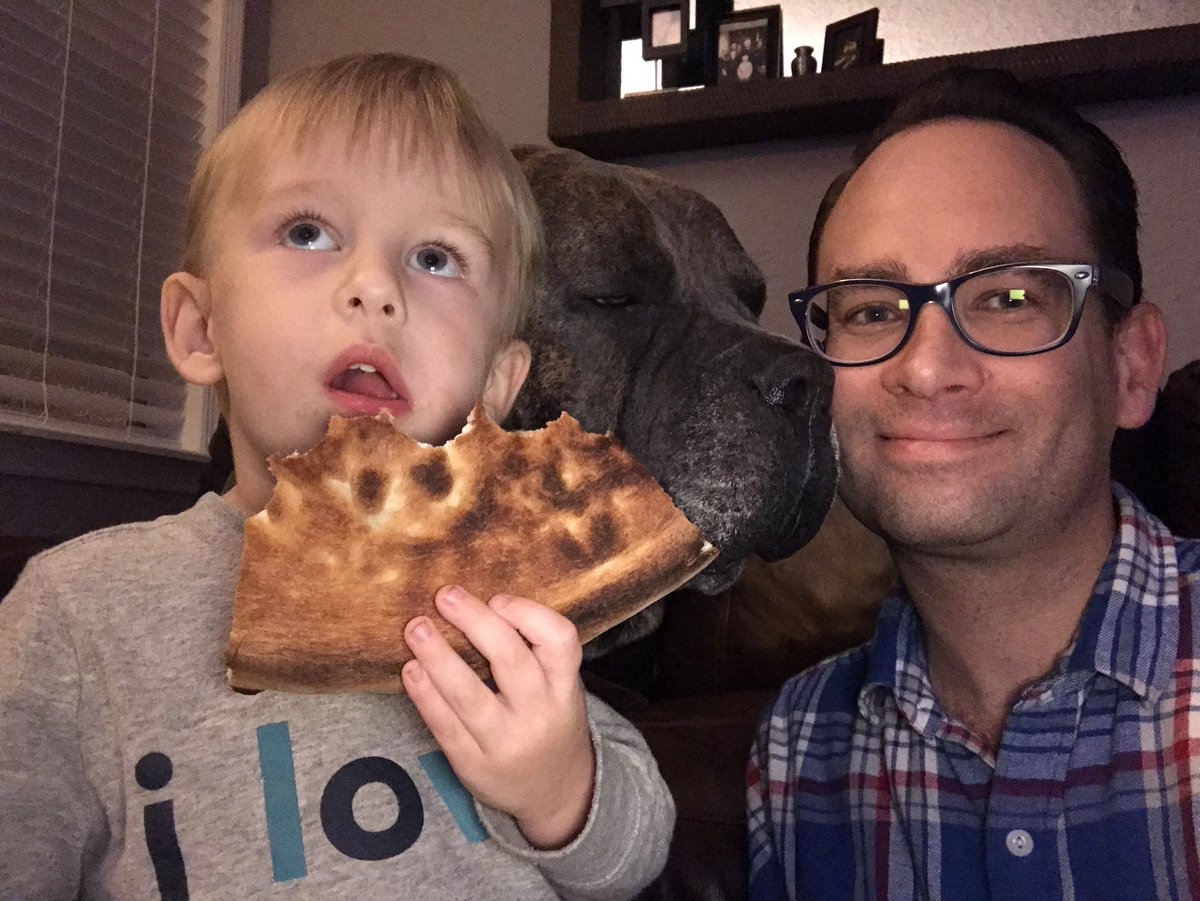 MaximoCaneCorso's tweet photo. I'm #Italian so I get #pizza yes? #canecorso https://t.co/UYFtQ7Qpfi