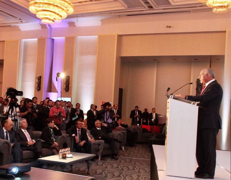 Rosario_Robles_'s tweet image. Acompañé a @acanovelez al inicio de actividades 2017 de @SHFoficial. Año en que #Vivienda es fundamental para reforzar la economía familiar