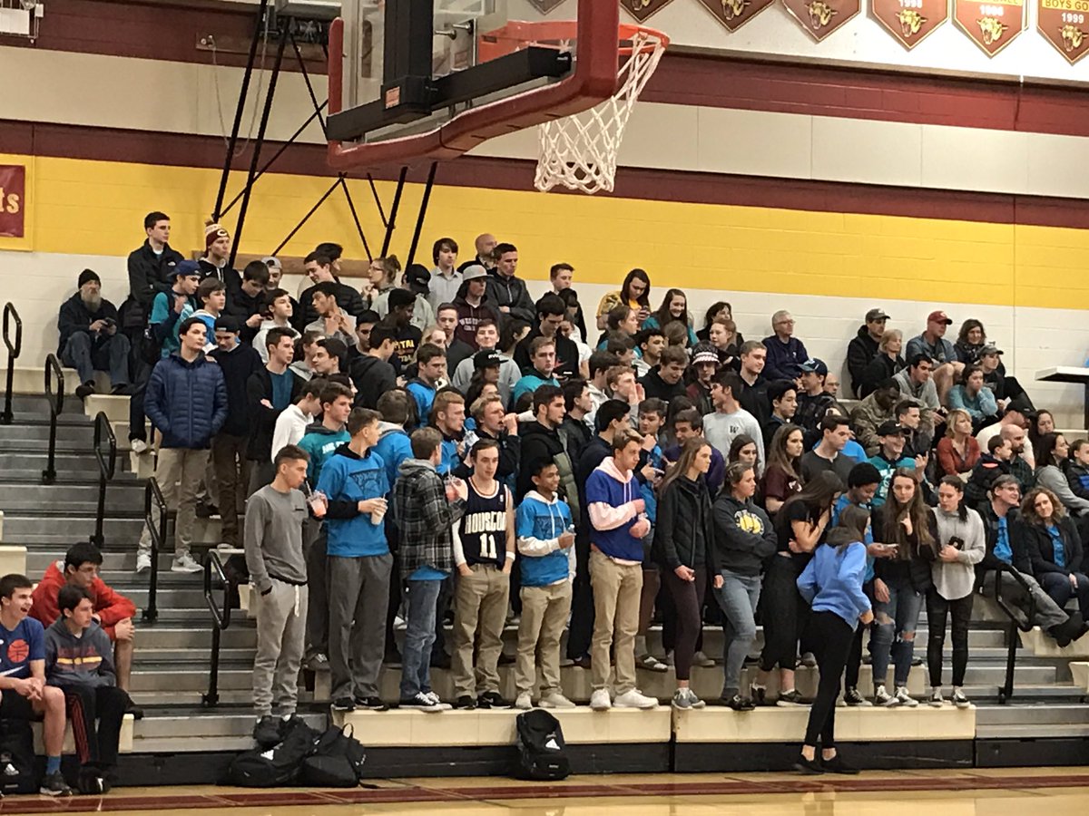 CapitalHighCoug's tweet photo. It's a full house at Pack the Gym tonight! https://t.co/Gjrj9kztTJ