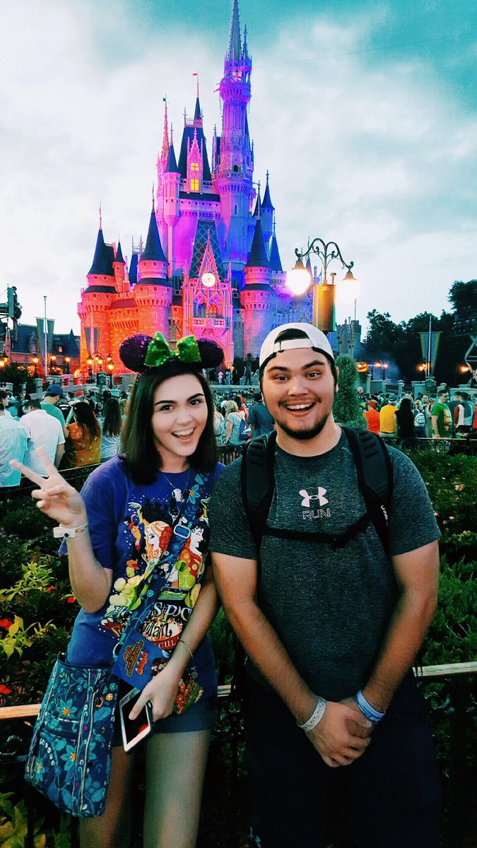Kelli_Devlin's tweet photo. Happy birthday Ry! Best brother ever is now 20🍾💕🎉😘 @rdjazz24 https://t.co/spps4LliMb