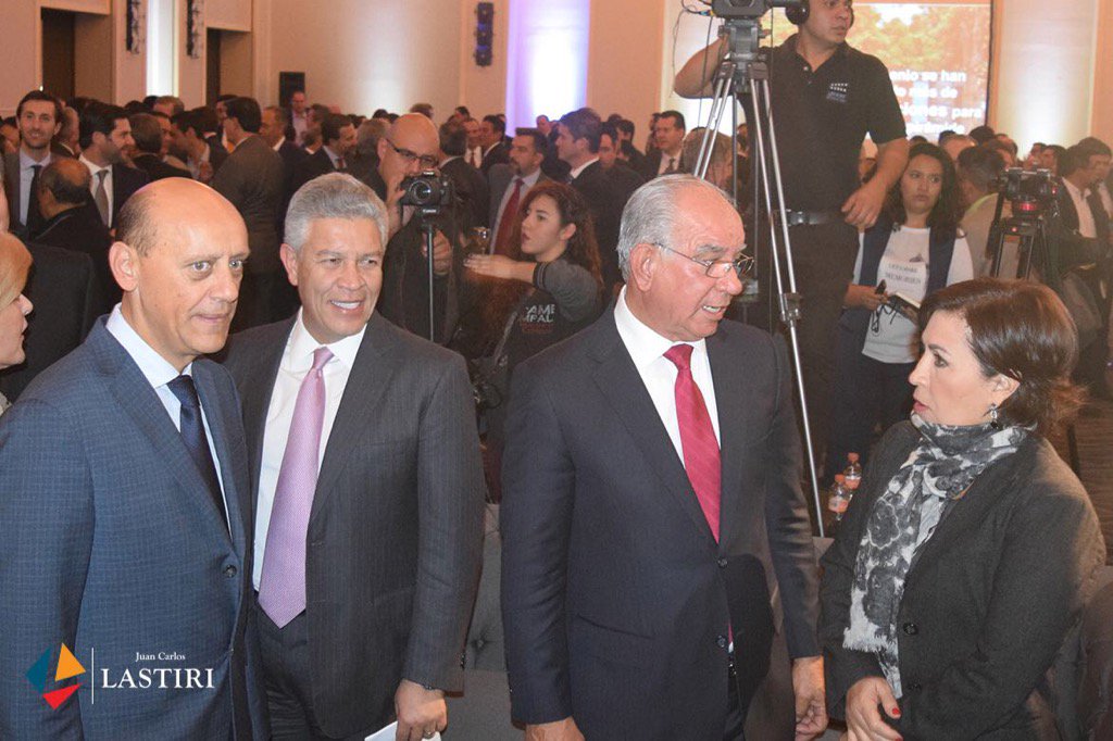 JuanCLastiri's tweet image. Con @Rosario_Robles_ @davidpenchyna y @acanovelez en acto de @SHFoficial