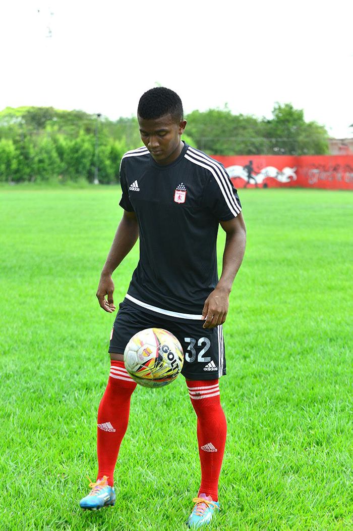 FuriaRojaTV's tweet photo. El "serrucho" Montaño llega como refuerzo al @Cucutaoficial .  @CucutaDeportivo ⚽ https://t.co/wwMLG07ey1