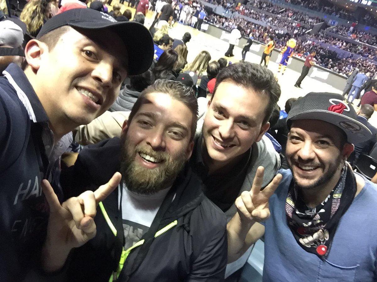 doroteoLT's tweet photo. Las mejores experiencias con  @MastercardLAC #pricelessNBA  @faisirrito @japonton @betolalocompany https://t.co/a4mBUbiIqN