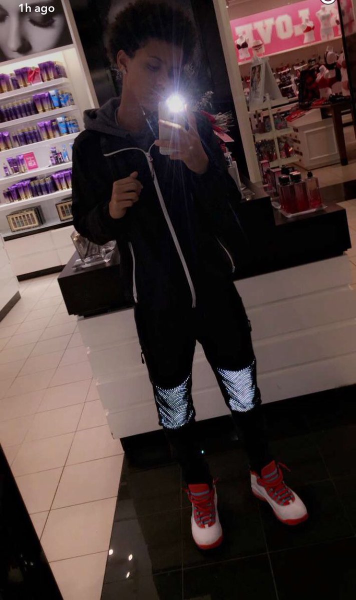 DevontaeBae's tweet photo. Ooooh 🔥😍 https://t.co/0VhukKr8Ln