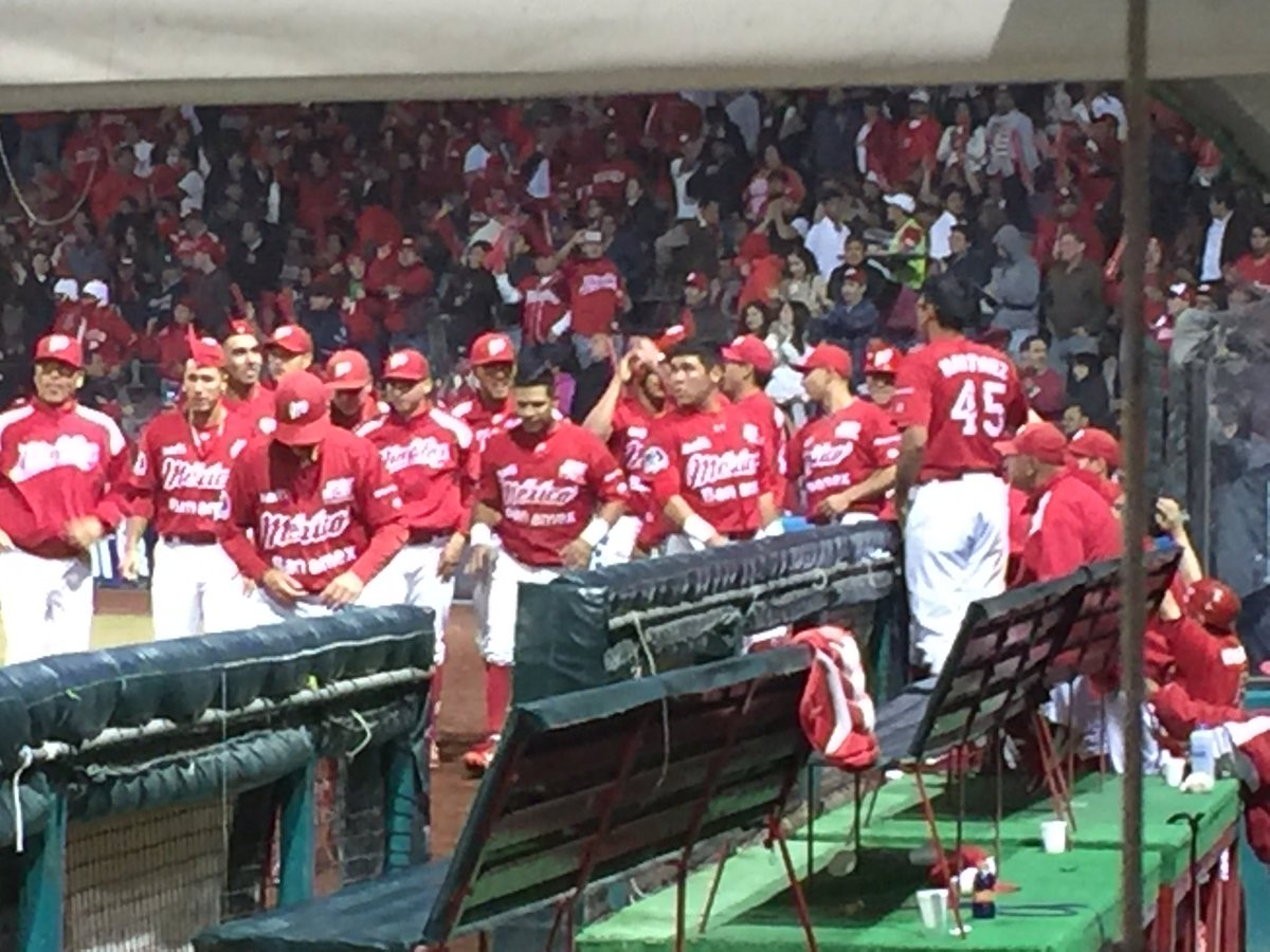 CAFERNANDEZR's tweet photo. #EsTiempoDeBeisbol @Pericos_Oficial 4 @DiablosRojosMX @GuerrerosOax 6, 8 completas, a tres outs del bicampeonato #LIM2016 https://t.co/Ll9RpONeA2