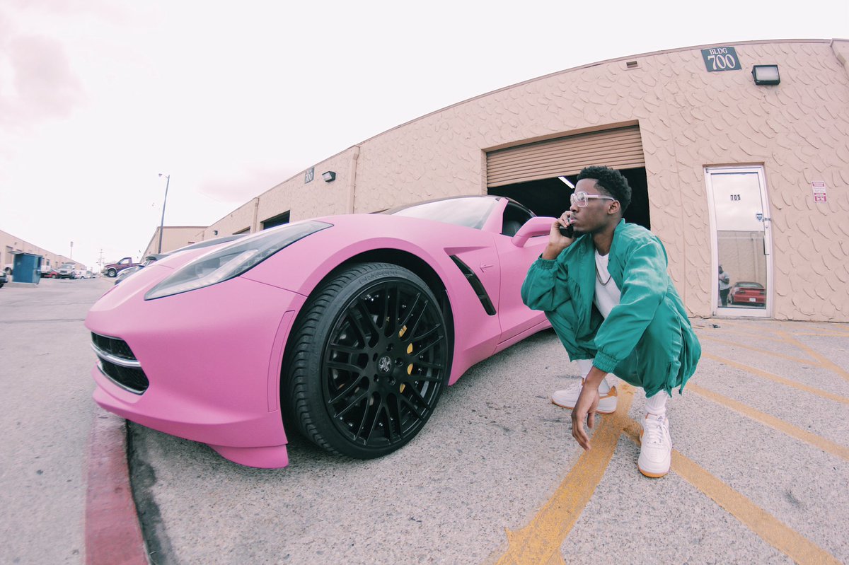 Shawn_Cotton's tweet photo. BRAND NEW PINK WHIP!!! I quit my job with $27 dollars in my bank account.... If I can do it, u can to! 📸 @DanceDailey https://t.co/apW3FlgGk7