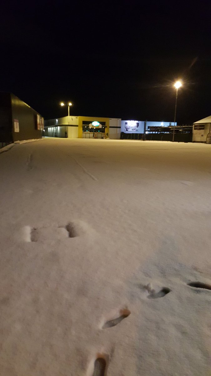 jhutting's tweet photo. @eversstaatop in arnhem ook een beetje sneeuw https://t.co/Jsvp8cEsZU