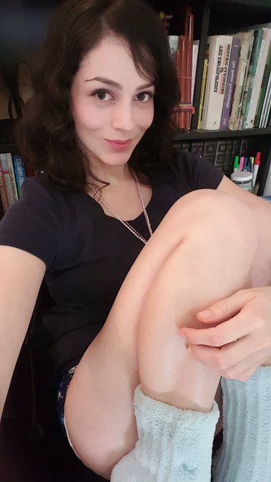 Hello 😊  https://t.co/Z6o3MwNBAT https://t.co/SanfmsePO0