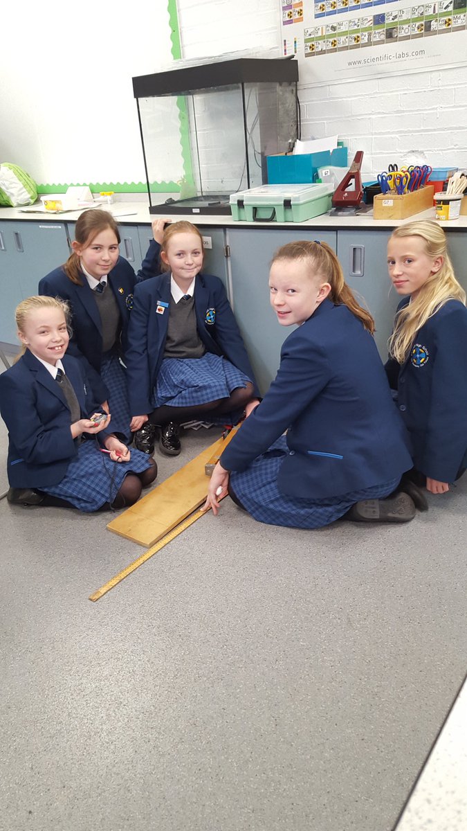 SandHighScience's tweet photo. 7S1 have been investigating the speed and stopping distances of trolleys @SandbachHigh #SpeedyScience https://t.co/tbHtNj3LLx