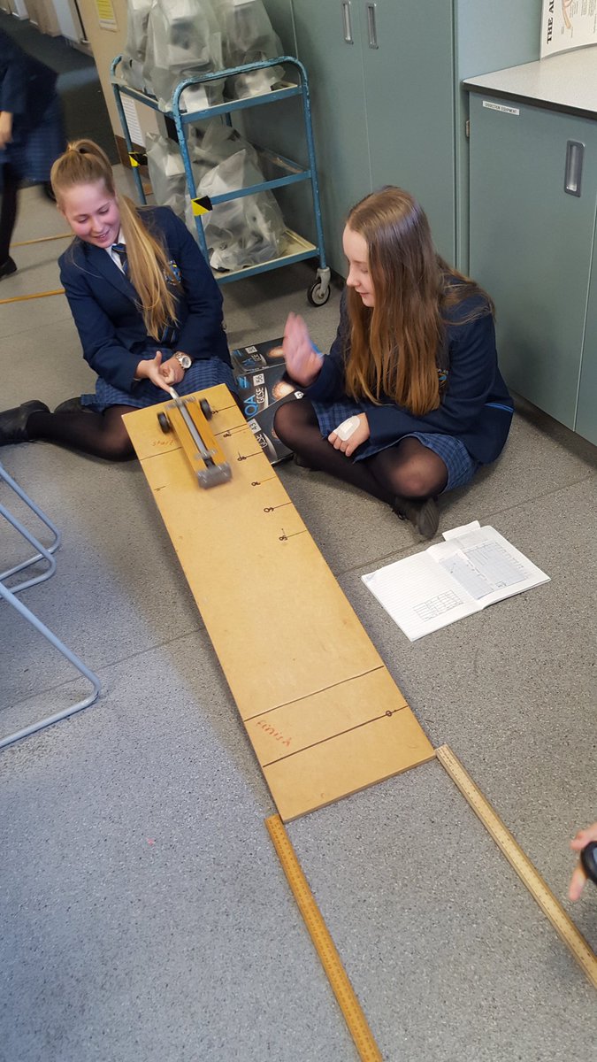 SandHighScience's tweet photo. 7S1 have been investigating the speed and stopping distances of trolleys @SandbachHigh #SpeedyScience https://t.co/tbHtNj3LLx