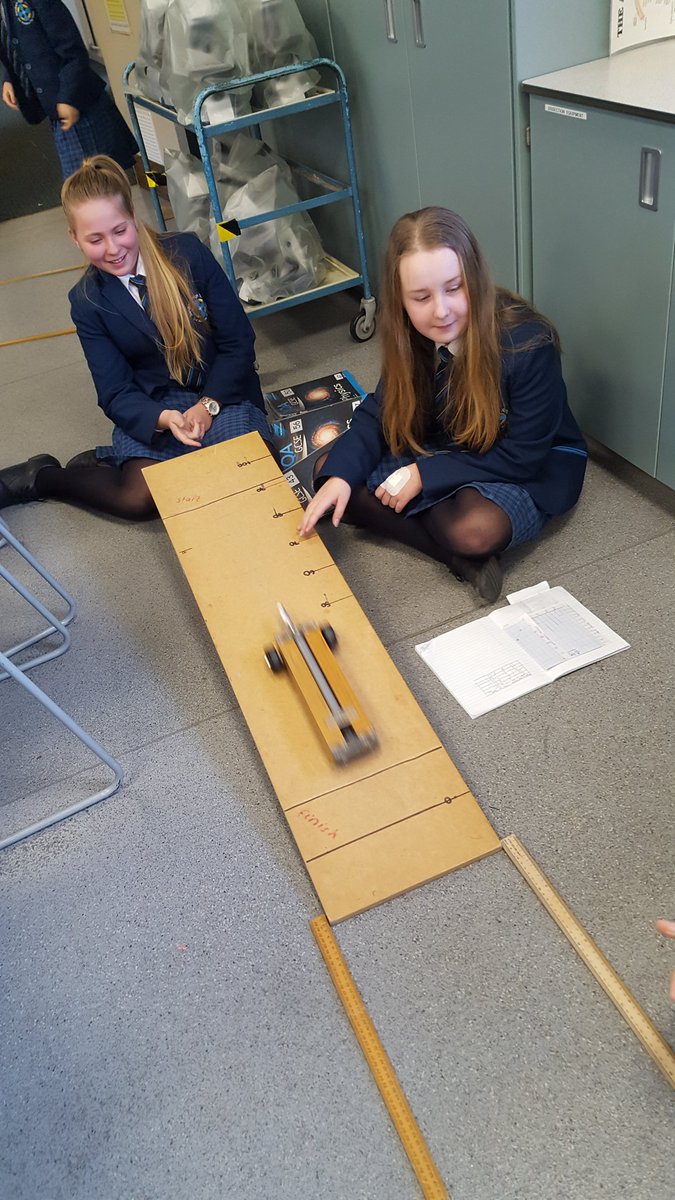 SandHighScience's tweet photo. 7S1 have been investigating the speed and stopping distances of trolleys @SandbachHigh #SpeedyScience https://t.co/tbHtNj3LLx