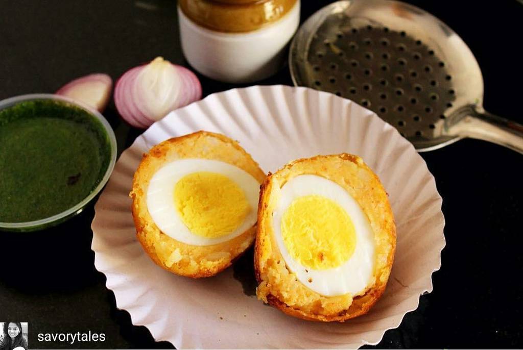 Tweet2Foodiye's tweet photo. Via @savorytales -  #cookingscenes #blogged Made these Egg Chop which I had first time in Varanasi and trust me it … https://t.co/8VzqP0MuKH