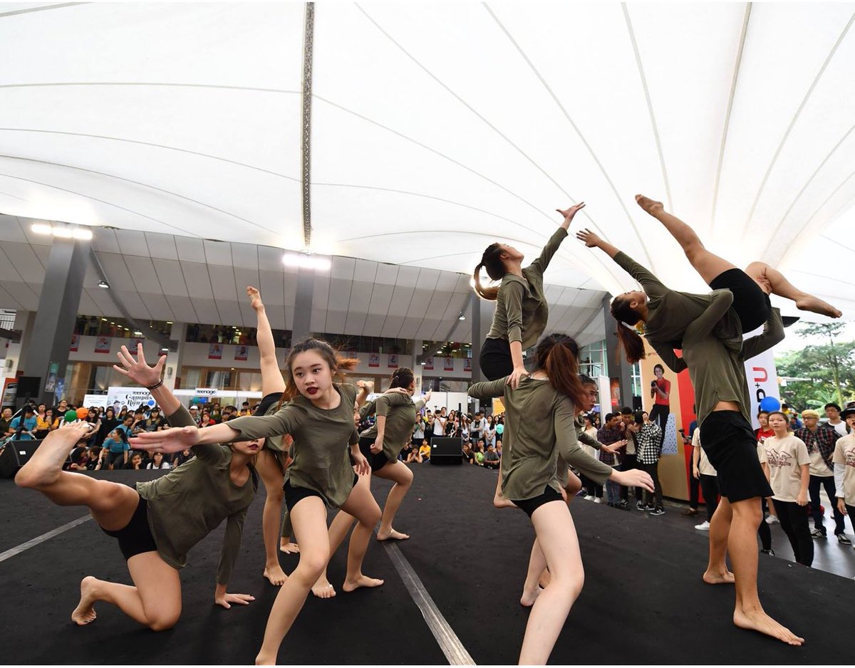 SingaporePoly's tweet photo. Strictly Dance Zone @spsdz has moves that are too cool for school 😎 Discover more than 💯 CCAs at SP. We'll be waiting for you! #whysp #speye https://t.co/58kmWbEKTe