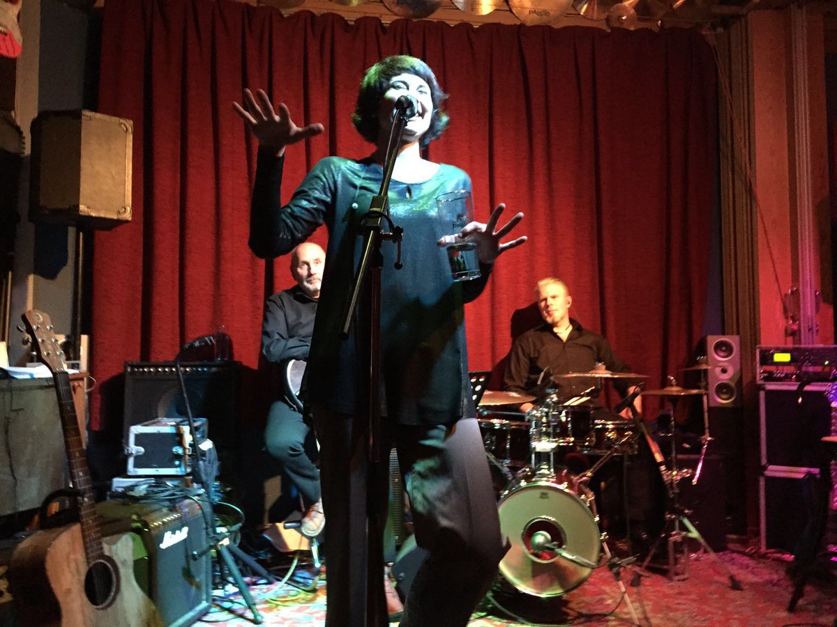 DeetazDragon's tweet photo. Fun and merry making was had by all #InnigerSpectacle #DeetazDragon , 11.1. Great audience!! :-) Thx!! https://t.co/0wHv8VAmVh