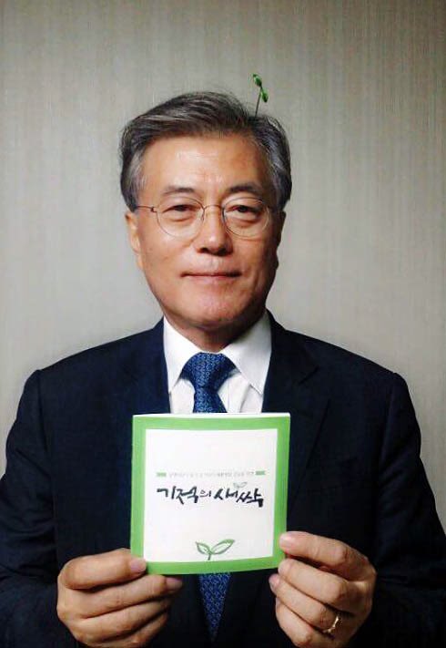 moonriver365's tweet image. 전국 중증장애아동수는 6만 3천여명. 하지만 국내 어린이 재활병원은 단 1곳. 일본은 200개가 넘는다는데요. 병원이 집이자 학교이자 세상의 전부인 중증장애아들에게 치료와 재활, 교육과 돌봄을 함께 받을 수 있는 '어린이 재활병원 건립'이 절실합니다.