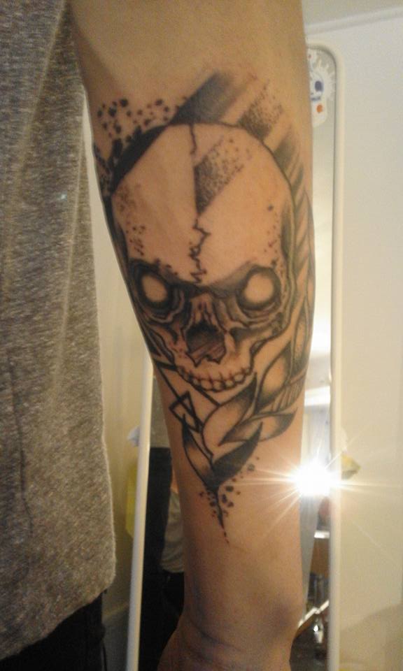 BeachTonKor's tweet photo. #tatouage #tattoo #tetedemort #crane #graphique #stnaz #saintnazaire #skull #beachtonkor #laclasseastnaz https://t.co/mTqYAvfNYy