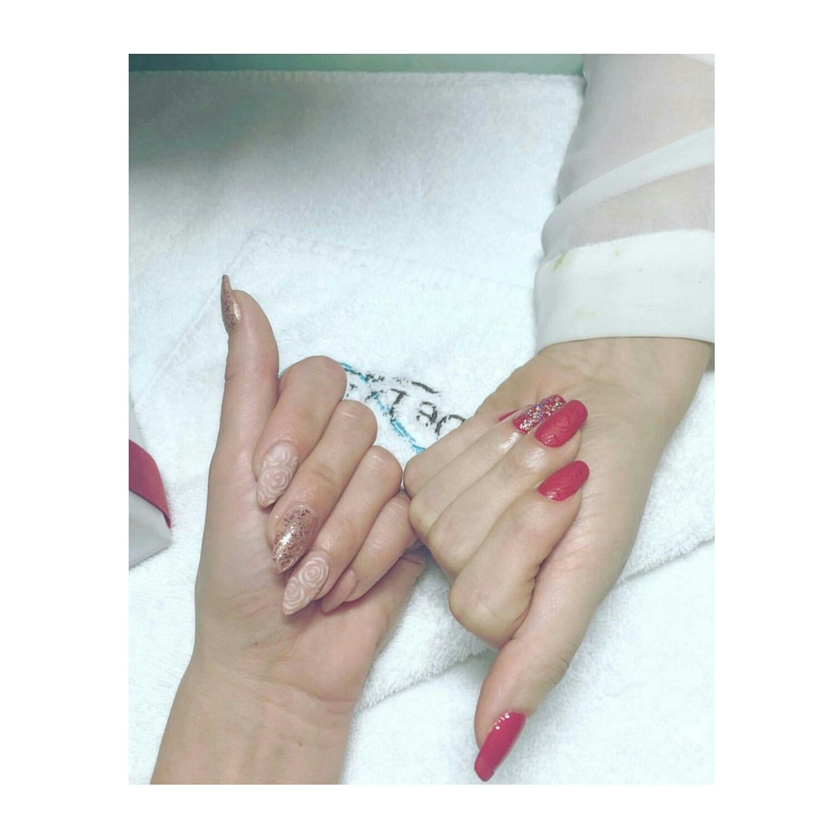 DeLaMerDaySpa's tweet photo. Acrylic nails by Olga @delamerdubai call us to book your appointment today on 043282775! https://t.co/q0TLDCEJU2