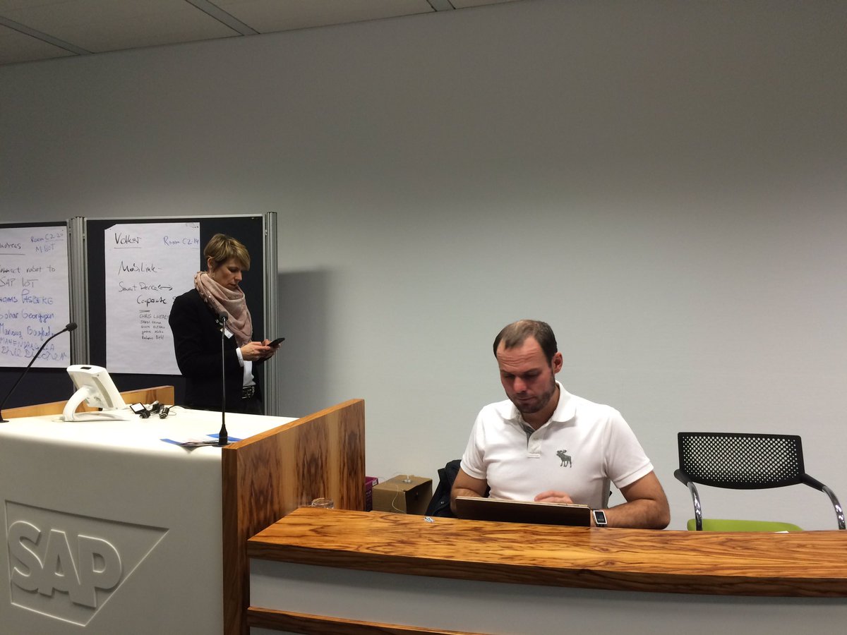 fredverheul's tweet image. Teams hard at work part 3 #SAPLearnHackPlay