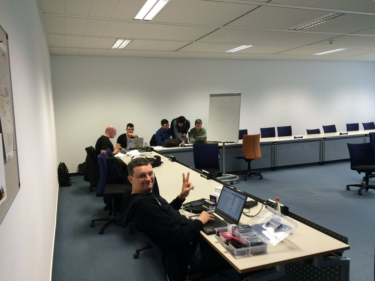 fredverheul's tweet image. Teams hard at work part 1 #SAPLearnHackPlay