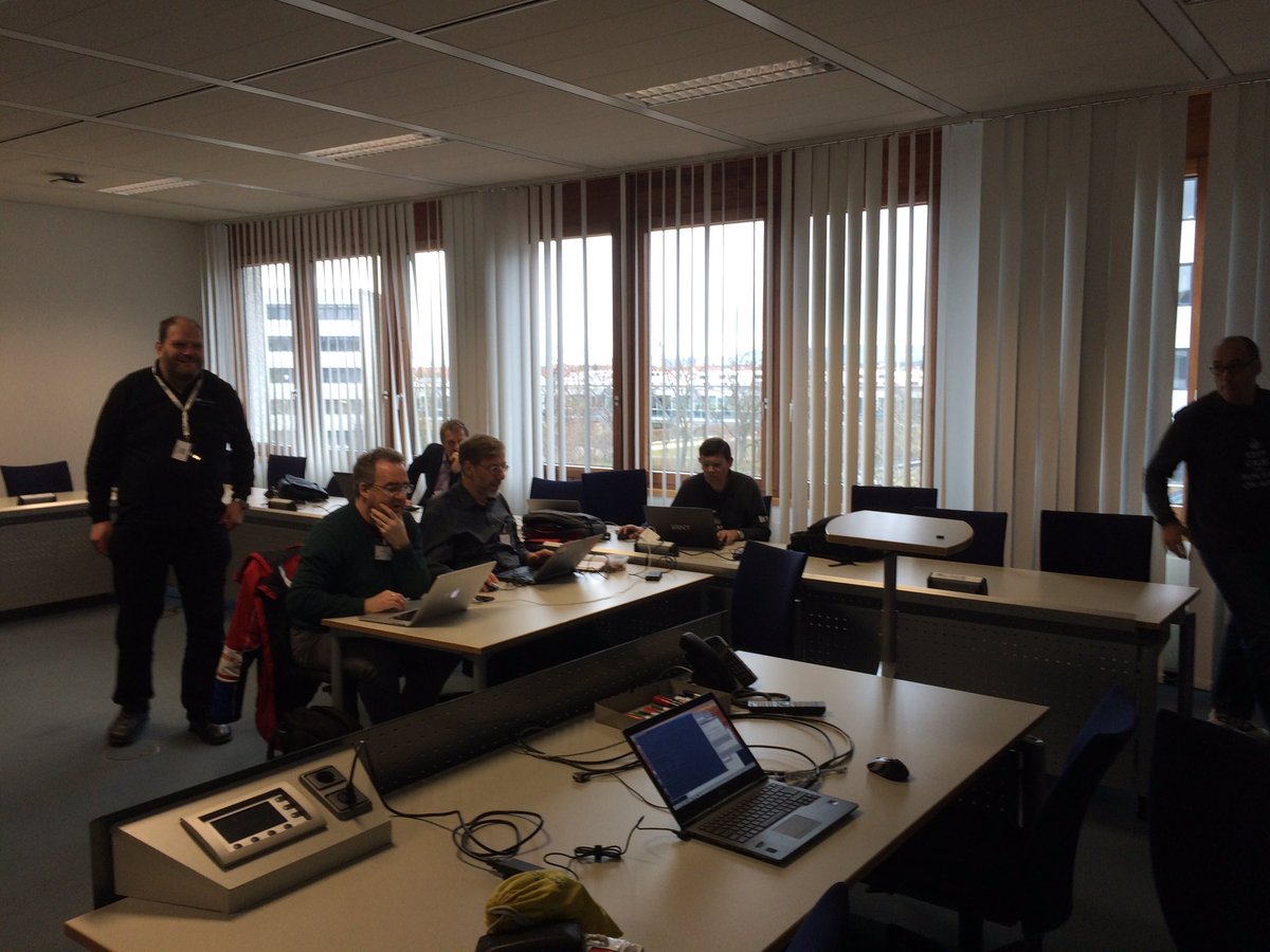 fredverheul's tweet image. Teams hard at work part 1 #SAPLearnHackPlay