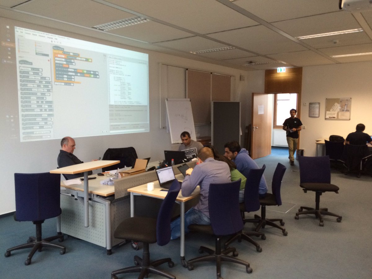 fredverheul's tweet image. Teams hard at work part 2 #SAPLearnHackPlay