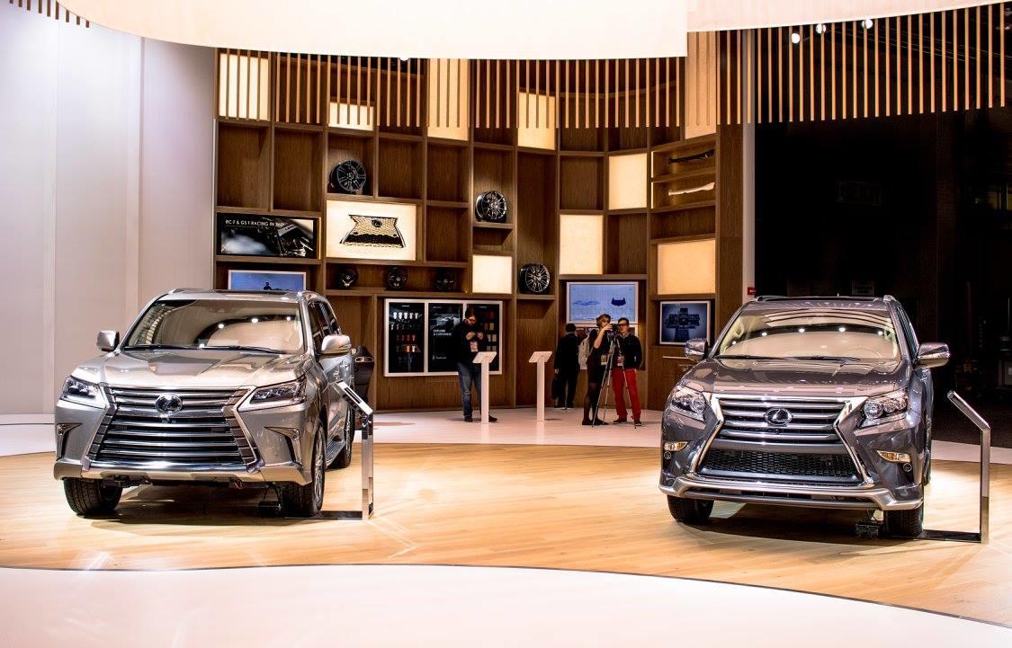 LexusSpain's tweet photo. Entre la revelación del nuevo #Lexus LS 2018 y el debut de nuestro nuevo Display Global, hay mucho que ver Detroit. https://t.co/UUPAOkwrar https://t.co/puIWwNae1X