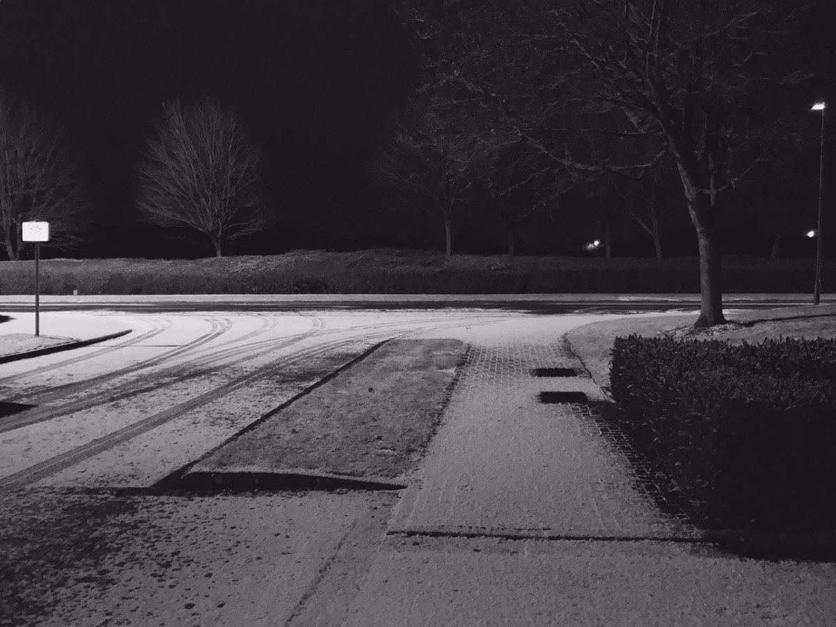 kyleleslie96's tweet photo. Good morning for gritting 🌨❄️ https://t.co/xOOiV8FY7l