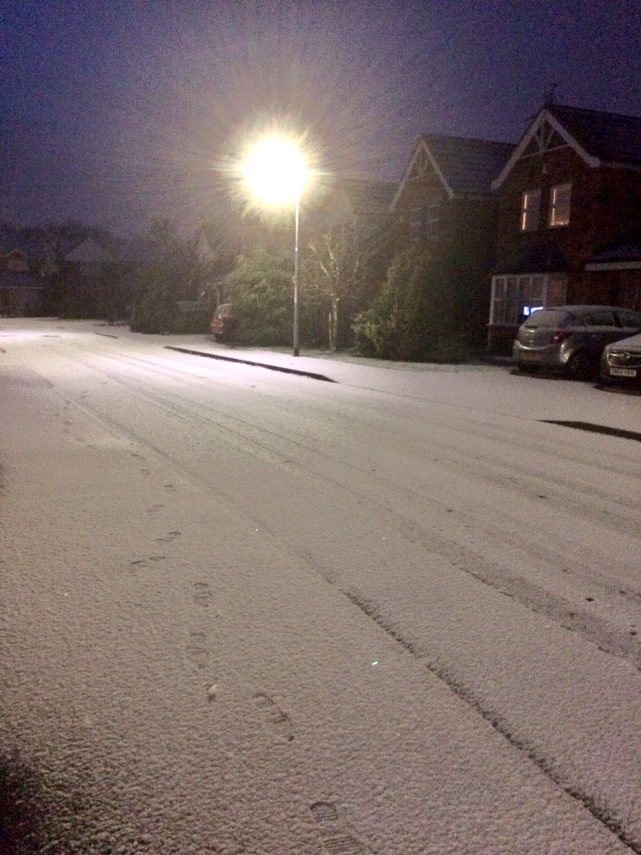 MissEuropeLangs's tweet photo. Mine are the first footprints in the snow ❄️👣 https://t.co/Rvo5xDLxd2