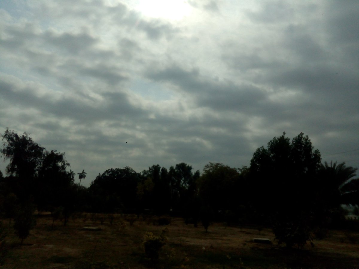 Mstrymisundstud's tweet photo. Ye Mausam or ye Dooriπ»π»π»
Im here on planet Earth #SadlySingle & you're enjoying company of more than 70virgins πππ
Bahoot Na-Insaafi hy Reyπ https://t.co/2ZmMyNSUYQ