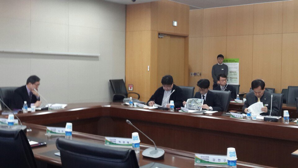 eunmi0811's tweet photo. 분당구 정자동 주택공원 시가화예정용지에 대한 도시관리계획 변경 용역 착수 보고회가 개최되었습니다.
분당 신시가지와 함께 모델하우스로 사용되었던 주택전시관이 용도를 다하여 이제 분당 시민을 위한 새로운 장소로 재 탄생하려고 합니다.
#성남시 https://t.co/b3d9ZU4lc4