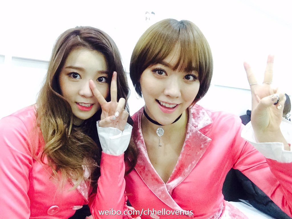 HelloVenusSnaps's tweet photo. [HELLO VENUS WEIBO] chHELLOVENUS: 울셩이랑 핑꾸핑꾸한오늘
곧 뮤직뱅크합니당
미스테리어스미스테리어스-
#HelloV... https://t.co/nXlTZBT1cZ #kpopsnaps https://t.co/zXnV5AZEKI