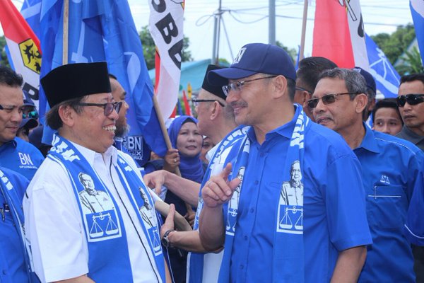 Tahniah DA Abg Johari dilantik CM Sarawak ke-6! Moga legasi Tok Nan dlm mbawa kemakmuran &amp; kesejahteraan rakyat di bumi kenyalang b'terusan!