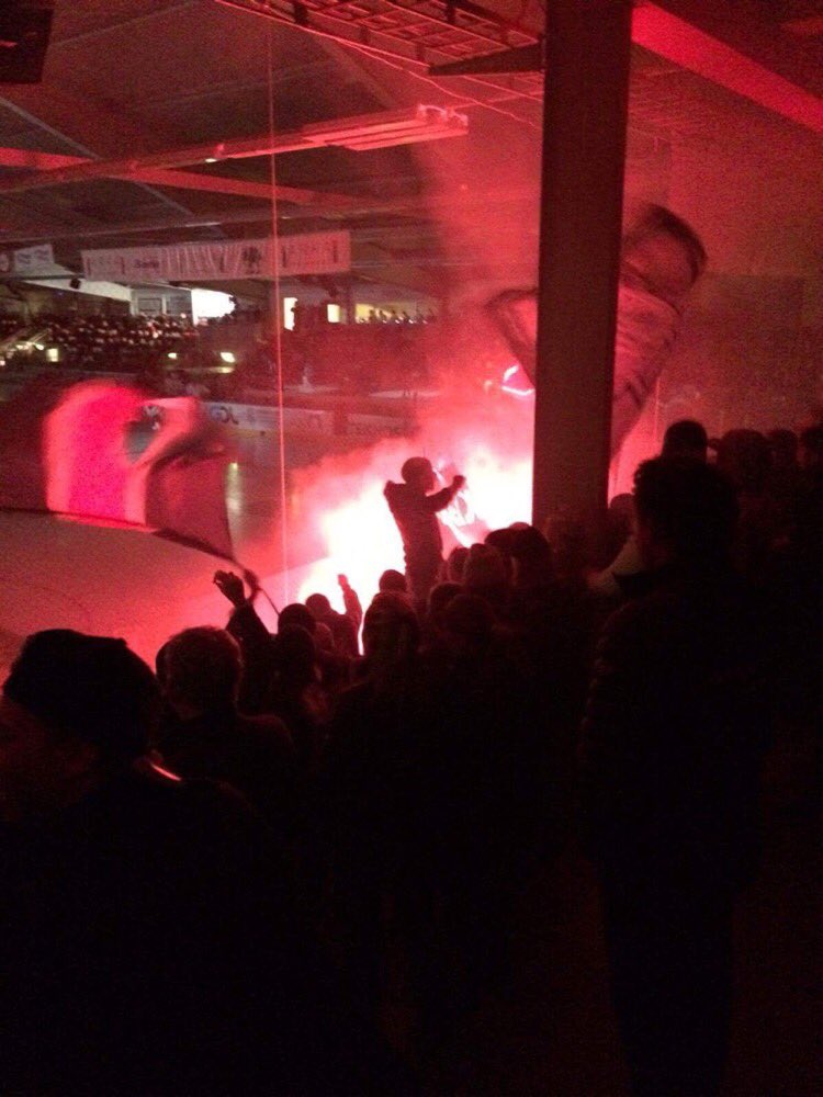 KStadHC's tweet photo. Det är kärlek, det är passion, det är en tro så stor ni aldrig kan förstå! #kristianstadik #KIK #hockeyettanfans #hockeyettan https://t.co/6IgKKwE16f