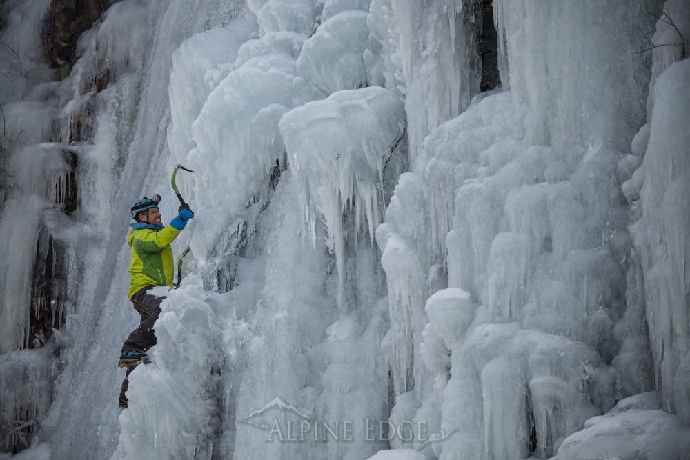 FrozenGoldAdam's tweet photo. Tonight's Ice. #iceclimbing #HarrisonHotSprings #BritishColumbia #climb at night for the best Light! https://t.co/hcwppAgDW5