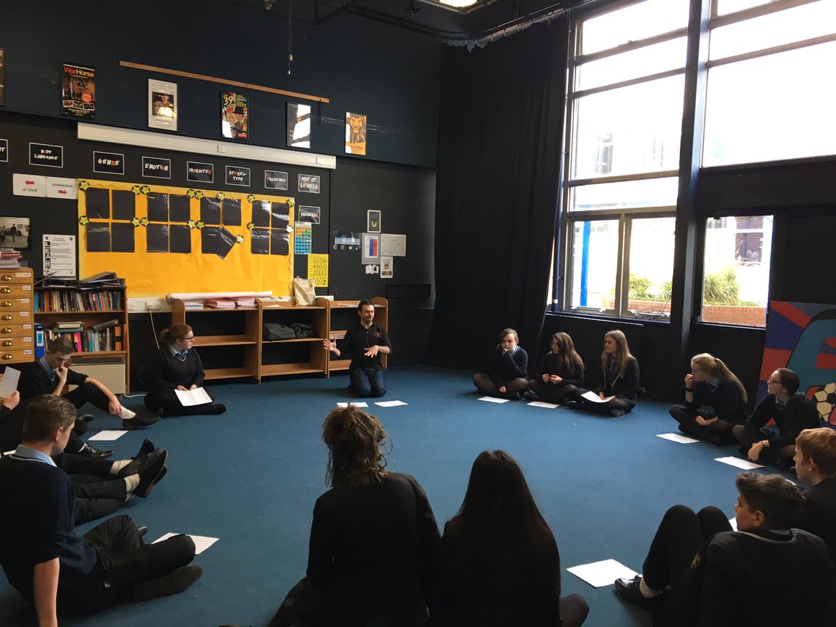 AmsPheonix's tweet photo. Year 11 perfecting their Shakespeare! @AshManorSchool https://t.co/iQLqB0eSJW