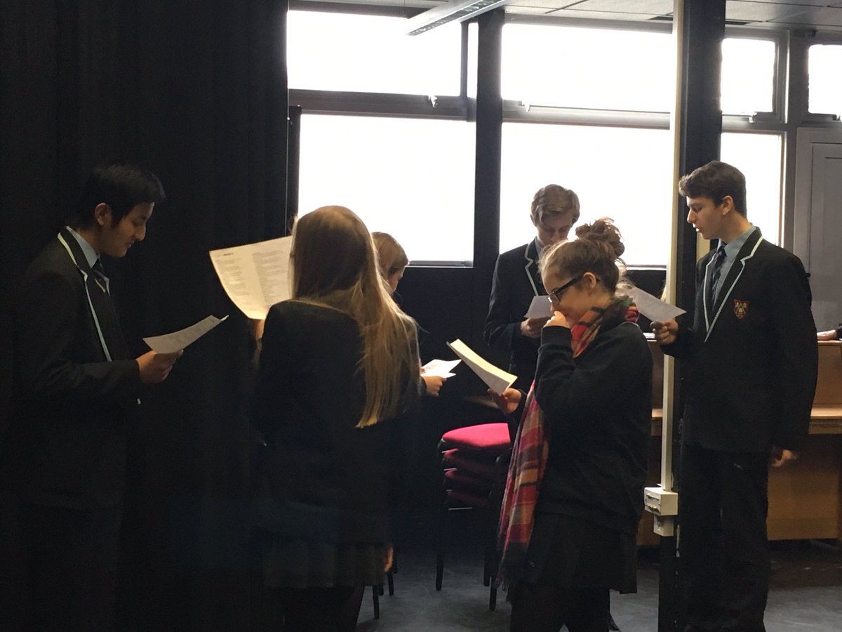 AmsPheonix's tweet photo. Year 11 perfecting their Shakespeare! @AshManorSchool https://t.co/iQLqB0eSJW