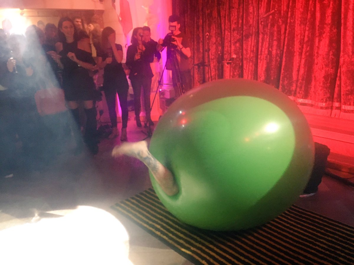 Mel_PW's tweet photo. 💥💥💥Seriously impressed by @BungaBungaLDN Covent Garden launch last night! Amazing acts and immersive theatre- a must go! 💥💥💥 https://t.co/alizOVSSri