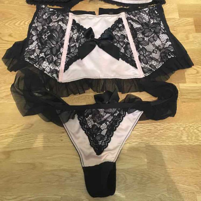 Just added a new item on Glambidz! Check it out here! #Glambidz https://t.co/xlfNokIrKN https://t.co<a href="/tag/glambidz"class="tags"><span>#glambidz</span></a>