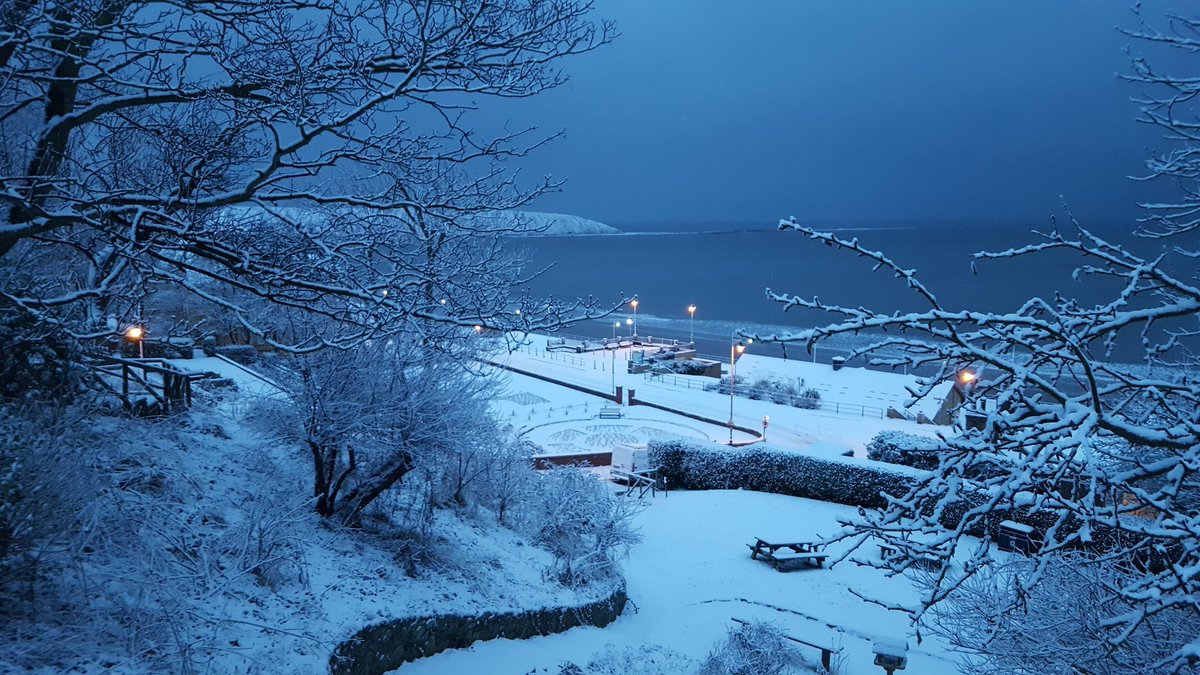 OfficialFiley's tweet image. We have snow #filey #yorkshire #fileybay #eastcoast #northyorkshire #tourism #photography #snow