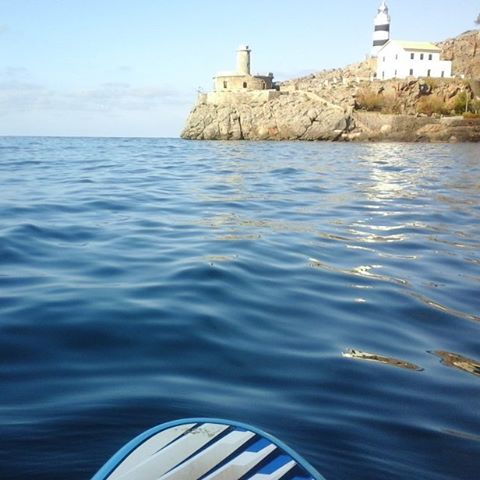 sollerweb's tweet photo. Port de Soller light houses! #lighthouse #port #portdesoller #soller #sollerweb #sollersup #standuppaddle #sup #mallorca #tramontana #tramun https://t.co/0F2JpeBs0I