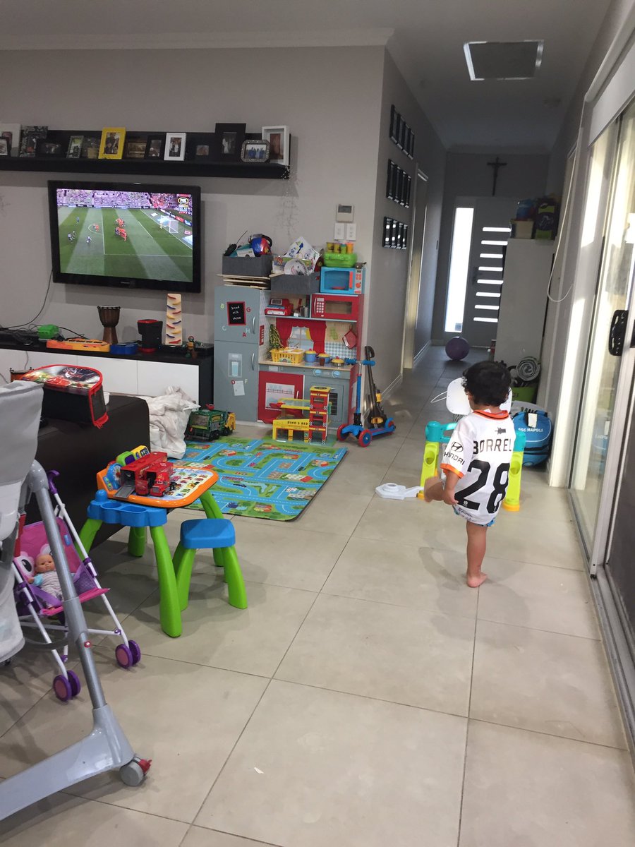 CarmelaBC's tweet photo. Watching Brisbane roar and he asks to put his soccer t-shirt on to play soccer screaming "I'm cousin Brandon" #GoRoar #28 #Borrello https://t.co/x18qrTwPqm