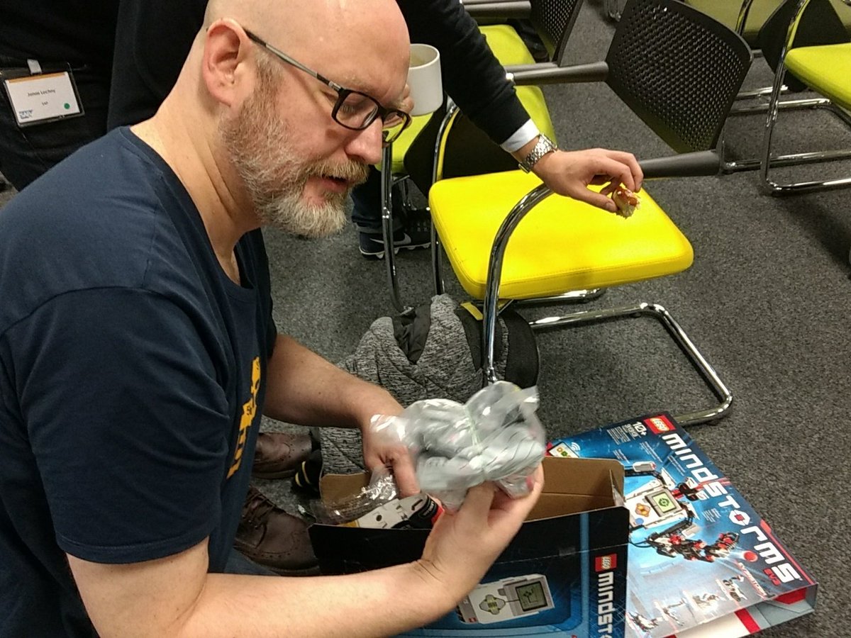 jkkansal1987's tweet image. @se38 playing with #mindstorms ? 
#SAPLearnHackPlay #sitwdf