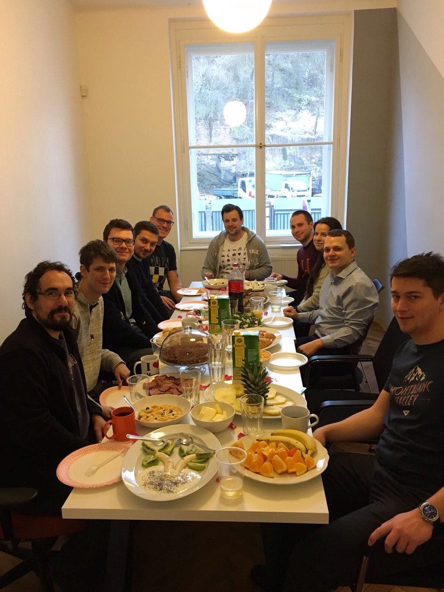 EASYCOREAPPS's tweet photo. That´s what we call breakfEst #EASYCORE #fridayatwork https://t.co/NDiro0VakF