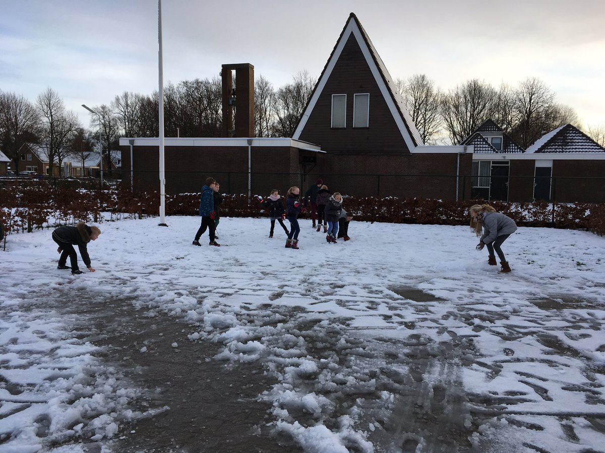 Lekker sneeuwtrefballen