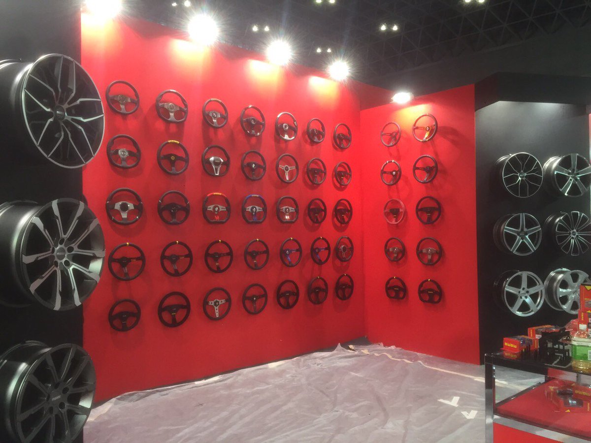 fortuneosaka's tweet photo. 東京オートサロン2017 in 幕張メッセ 2017
イタリア製ステアリングメーカーとしておなじみの｢MOMO (モモ)｣。
復刻発売予定のステアリングや人気のアルミホイールを展示しています。
西ホール3 小間番号311で皆様のお越しをお待ちしております。 https://t.co/GIkrSdb2Ic