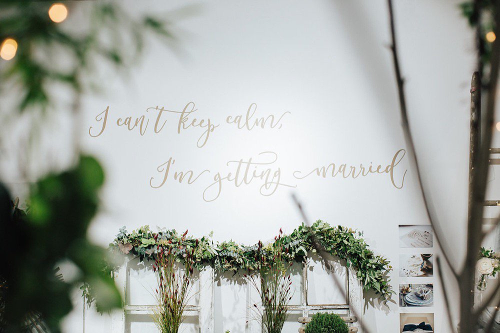 Les_Marieuses's tweet photo. Début 2017 : notre sélection des salons du mariage alternatifs et décalés https://t.co/2AQhFfKuQ7 #mariage #wedding https://t.co/uR9vRuP8zm